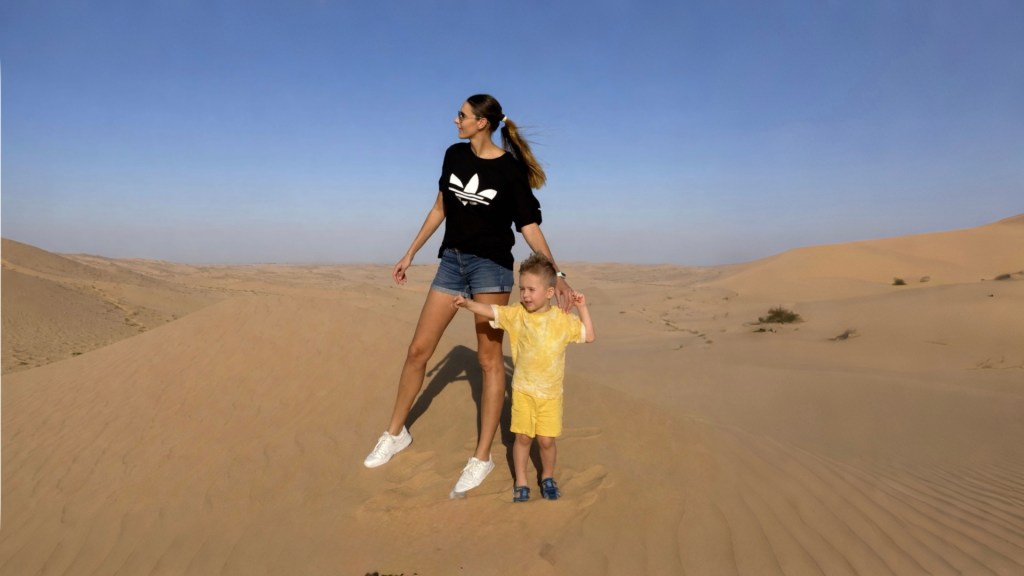 maternitate-gabriela-mama-zeului-prettymama-real-talk-parenting-constient-maternitate-reala-mame-din-online-dubai-cresterea-copiilor-emotii-la-copii-limite-in-parenting-parenting-cu-blandete-maternitate-sincera-viata-de-mama-relatia-de-cuplu-dupa-copil-sanatate-emotionala-mame-educatie-emotionala-copii-temperament-copii-fara-ecrane-diversificare-alimentatie-sanatoasa-psihologia-copilului-mame-si-vinovatie-comunitate-mame-crestere-personala-maternitate-autentica-mama-full-time-real-talk-prettymama-interviu-maternitate-femei-si-maternitate-parenting-modern-emotii-si-copii-copii-si-limite-mame-reale-influencer-mama-romania-parenting-fara-perfectiune