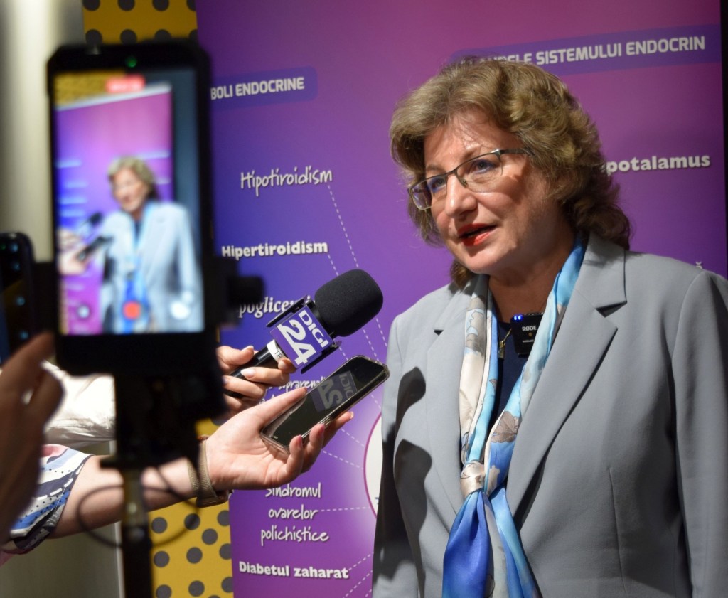 maternitate, psiholog, Sorana Mocanu, PrettyMama, Real Talk, maternitate reală, sănătate emoțională, parenting conștient, relația mamă copil, vindecare emoțională, traume din copilărie, presiunea maternității, mame reale, vulnerabilitate, echilibru emoțional, relația de cuplu după copii, identitate feminină, sacrificiul matern, copii și iubire, interviu PrettyMama, psihologia maternității, burnout matern, feminitate după naștere, mame și anxietate, parenting modern, copilărie și traume, iubire necondiționată, maternitate fără perfecțiune, sănătate mintală mame, relația cu propria mam