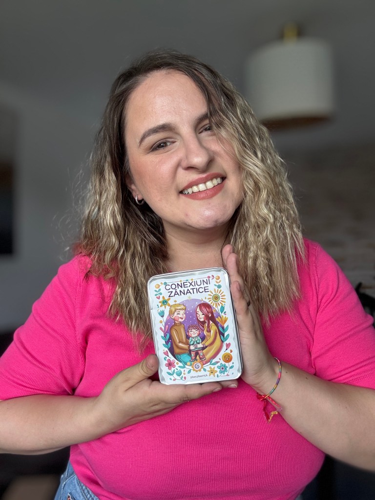 andra-fulga-zana-zanatica-prettymama-real-talk-maternitate-maternitate-reala-mame-reale-parenting-parenting-constient-copil-mic-intoleranta-la-lactoza-nopti-nedormite-somnul-copilului-vinovatia-materna-presiunea-perfectiunii-mame-si-social-media-mama-antreprenor-creativitate-relatia-mama-copil-dezvoltarea-copilului-familie-viata-de-mama-echilibru-emotional-sanatate-emotionala-parenting-modern-copilarie-jocuri-educative-conectare-emotionala-educatie-prin-joaca-relatia-de-cuplu-dupa-copii-vulnerabilitate-materna-mama-si-femeie-sacrificiile-maternitatii-mame-din-online-interviu-prettymama-real-talk-prettymama